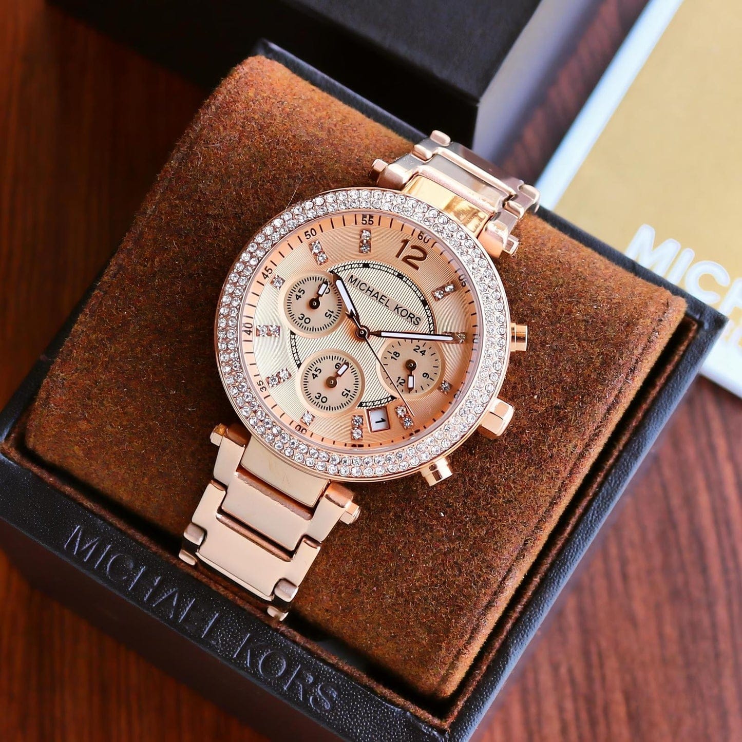 PREMIUM LUXURY WATCH FOR WOMEN